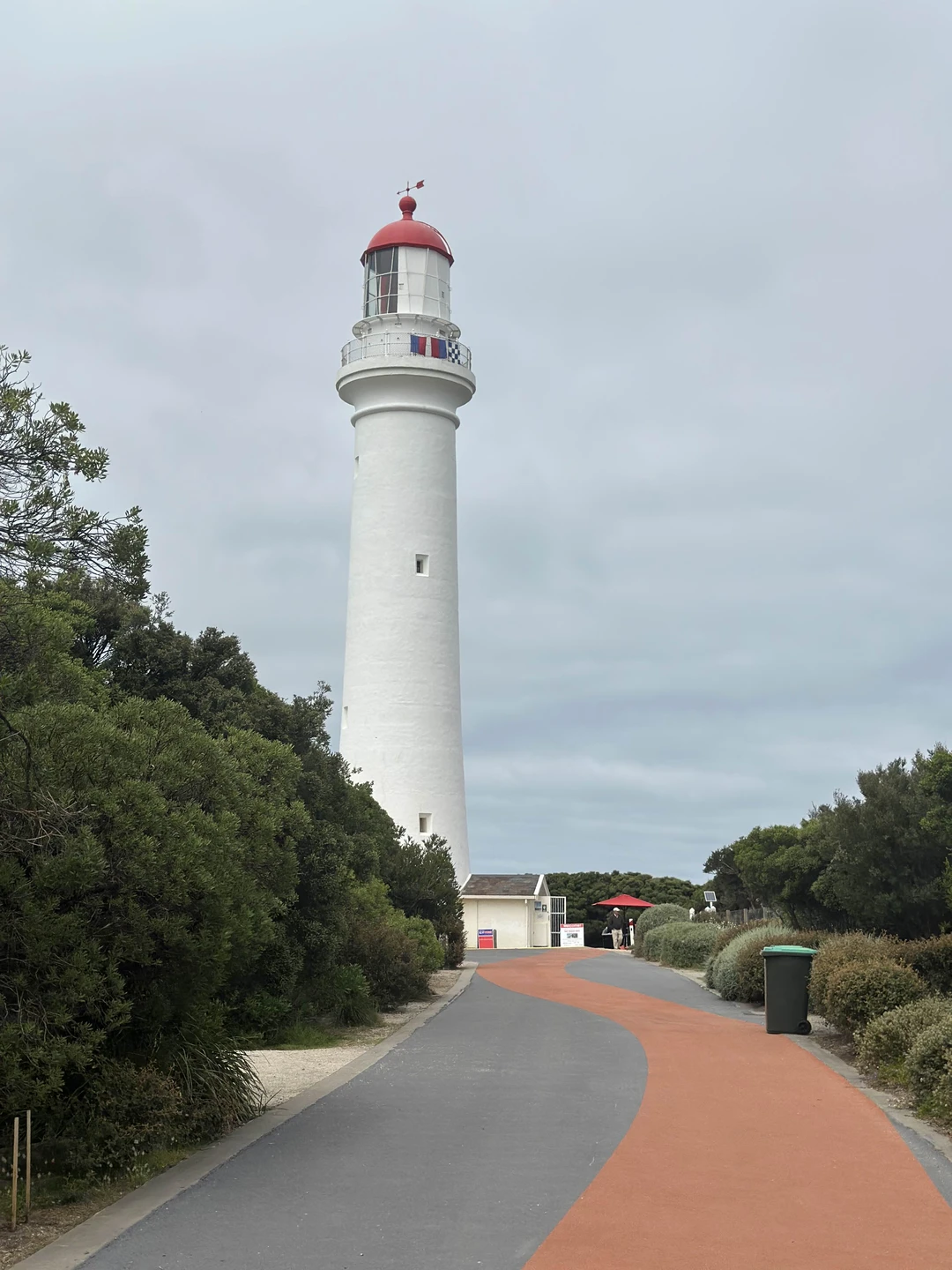 Экскурсия абсолютно достойна внимания! Очень много остановок в красивых местах, ну и конечно напоследок 12 апостолов🤩это