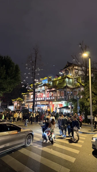 Большое спасибо Пэну. Очень оперативно выходил на связь. помогал с оформлением и оплатой. все четко!