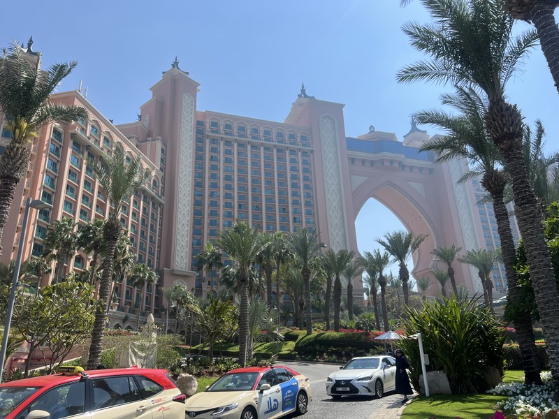 Были с сыном на экскурсии. Очень понравилось, интересно рассказывал гид. Отвечал на наши вопросы. Всем советую!