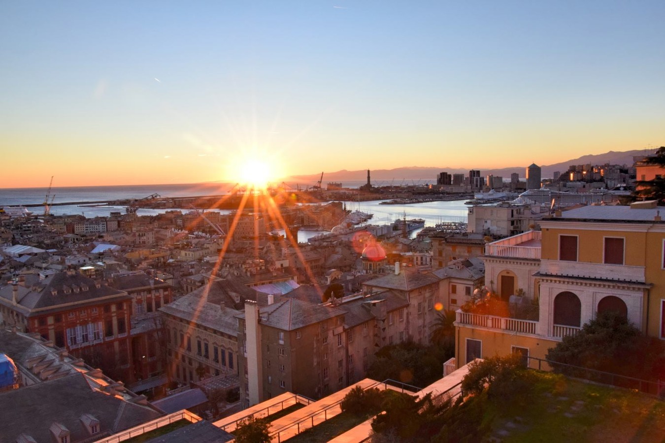 Вечерняя Генуя — архитектура и аперитивы