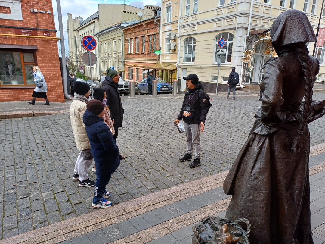 Анатолий спасибо большое за чудесную экскурсию! Благодаря Вам даже трое подростков остались в восторге! Такое бывает