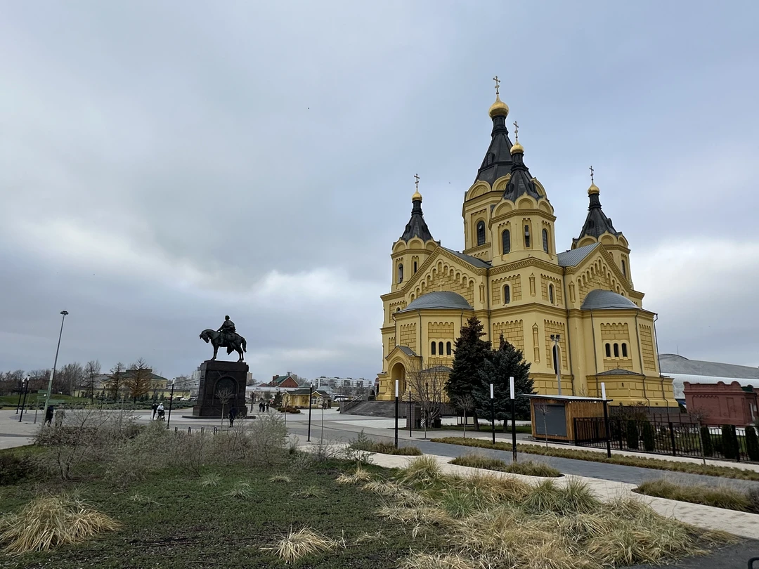 Отличный экскурсовод Людмила! С юмором, очень живая речь, все очень интересно!