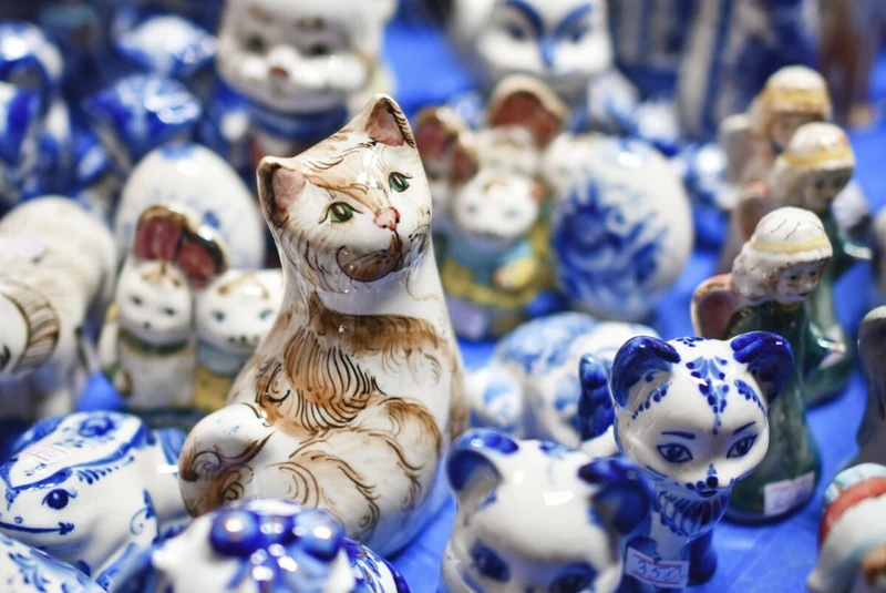 Гжельский куст: история бело-голубого символа России - из Москвы