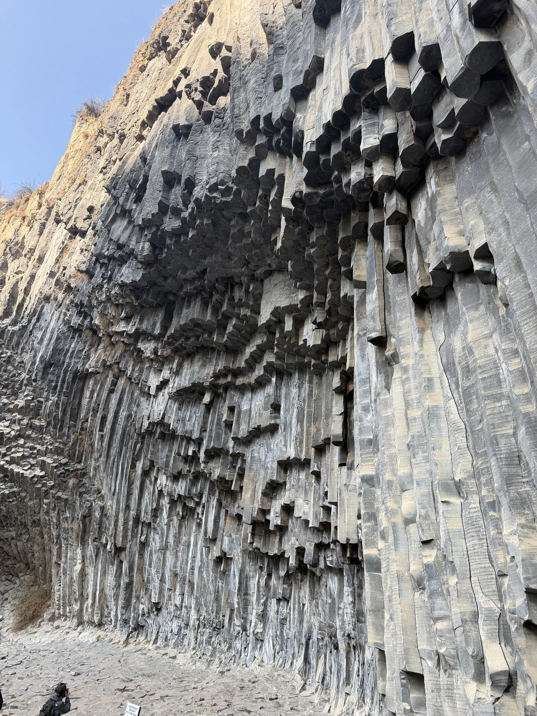 Потрясающий гид Егор и водитель Ашот, говорил на Английском и русском, причем русских было всего 4