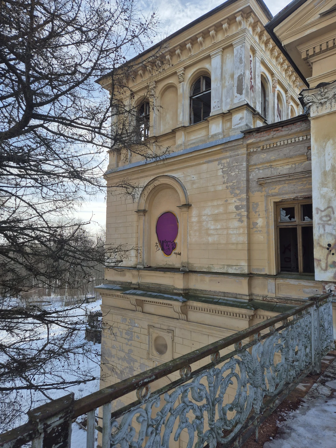 Экскурсия понравилась. Посетили много интересных мест. У Вячеслава прямо-таки энциклопедические знания. Он не только рассказывал об