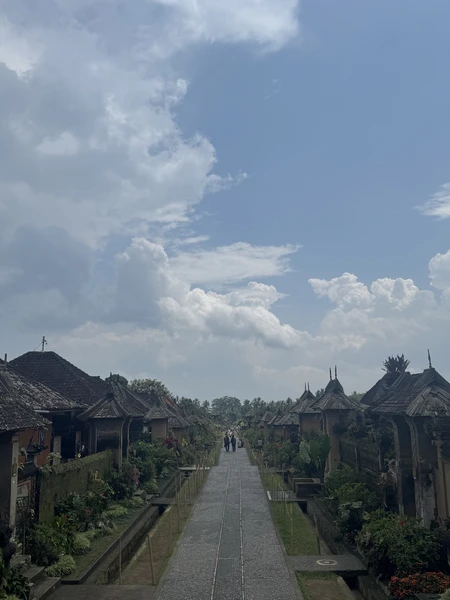 замечательная экскурсия от великолепного гида Мади! Мы проехали 10 часов с юга на север, увидев водопад