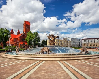 Экскурсия по Минску и поездка в «Дудутки»