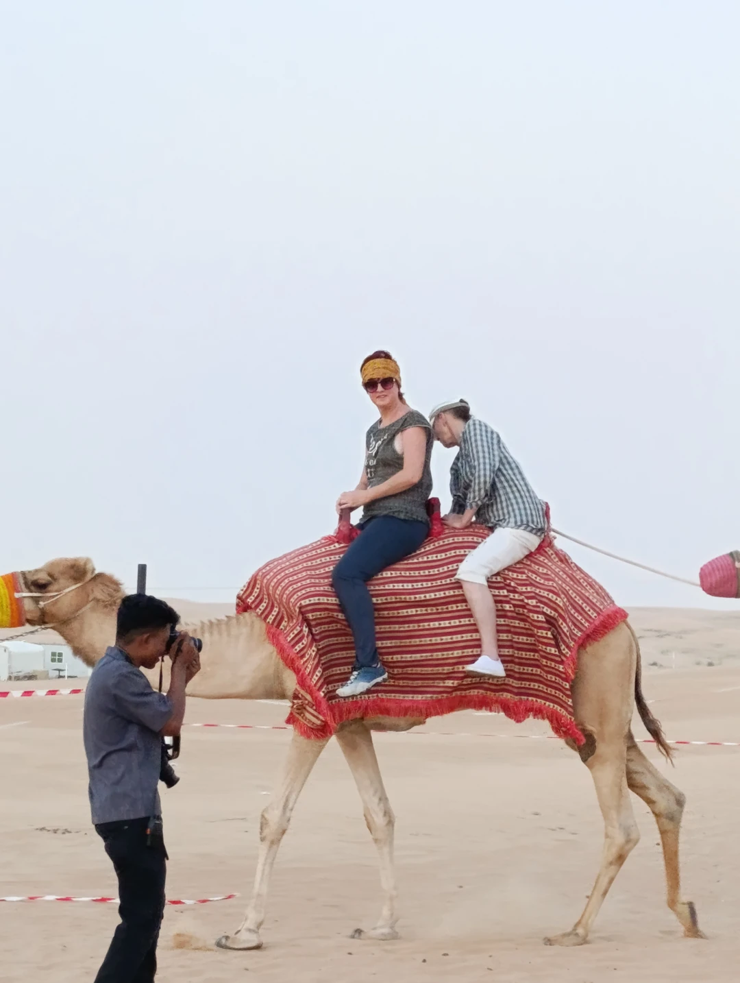 Это было очень крутое путешествие по пустыне. Мы катались сами и потом нас гид катал по пустыне. Он настоящий ас, мы были в восторге