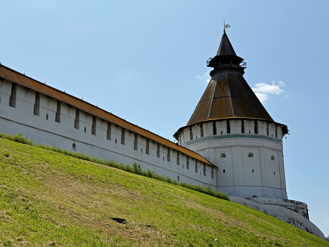 Очень интересная и информативная экскурсия. Прогулка проходит от самых популярных и значимых мест города до скрытых