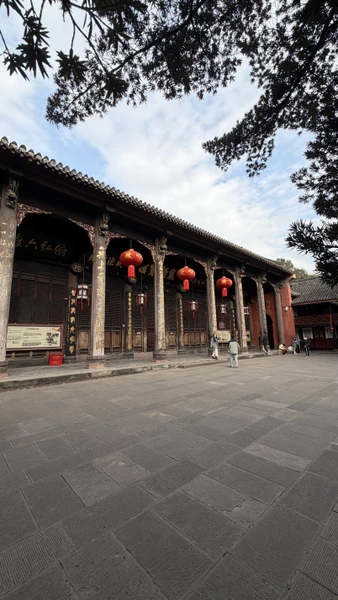 Большое спасибо Пэну. Очень оперативно выходил на связь. помогал с оформлением и оплатой. все четко!