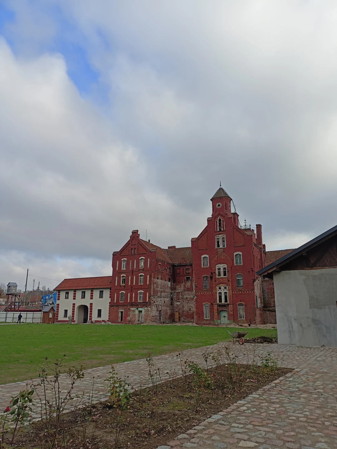 Замки Восточной Пруссии на групповой экскурсии (Черкес)