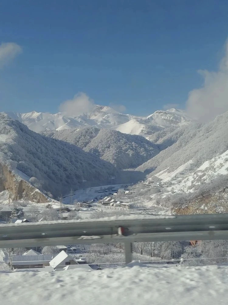 Путешествие супер. Впечатления только положительные такие красивые пейзажи море позитива. Из команды гидов была девушка Елена