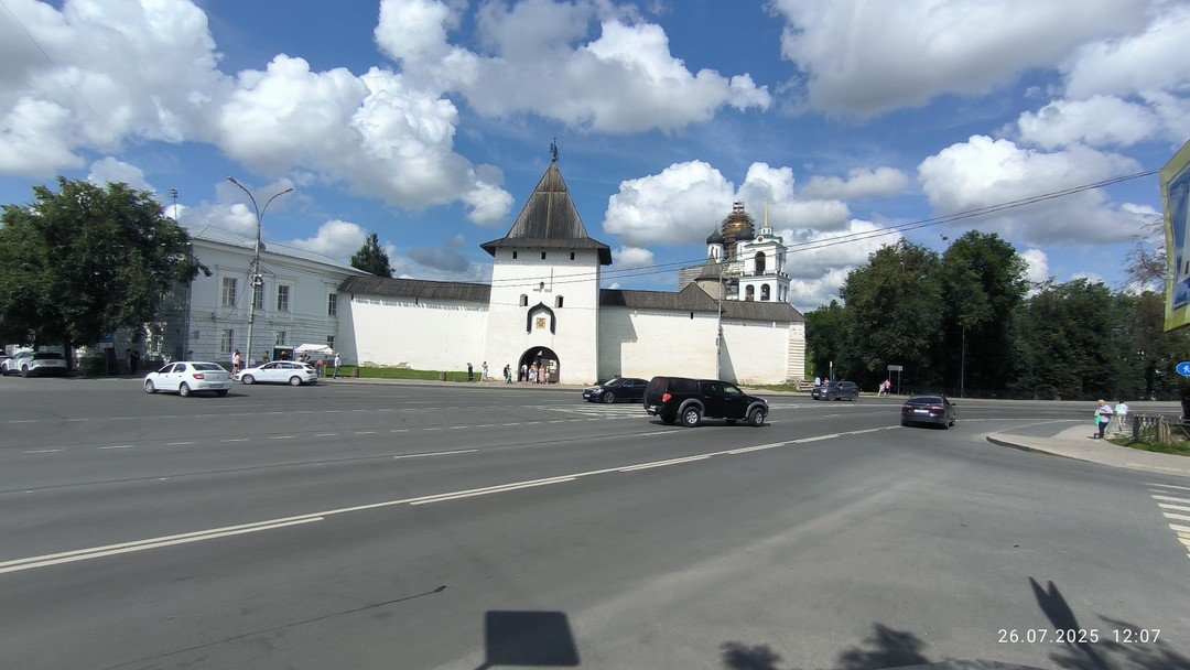 Обзорная пешеходная экскурсия по Кремлю и центру Пскова (Сергей)