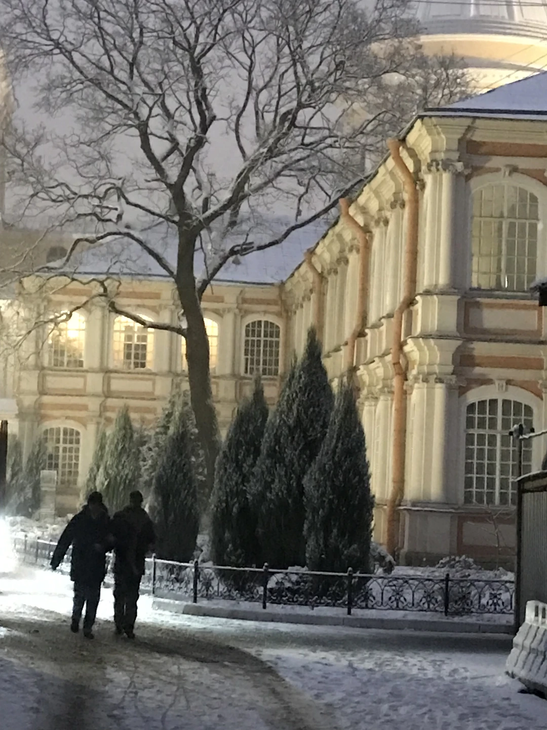 Константин- прекрасный гид! Мне повезло «окунуться» в мир истории с таким увлечённым своим делом человеком! Рекомендую!