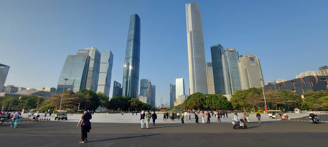 Были с Антоном на обзорной экскурсии по Гуанчжоу. В спокойном темпе посетили все самые известные и