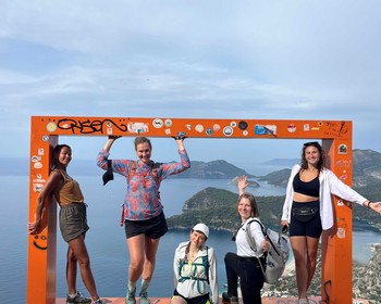 Бухта Долина бабочек и деревушка Кабак