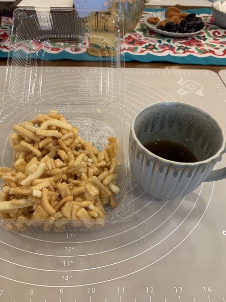 Посетив мастер-класс по приготовлению чак-чака, мы получили исключительно положительные эмоции. Понравилась организация мероприятия в целом, аутентичное