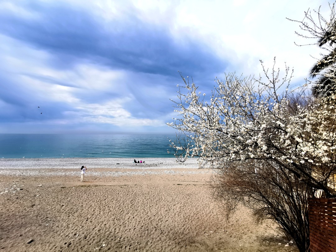 Новый Афон - это вторая экскурсия, которую мы с семьёй взяли у Дениса и снова 10