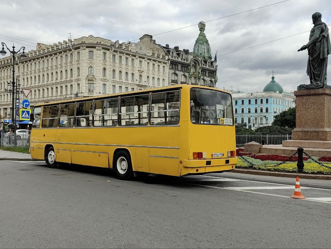 По Ленинграду - на ретроавтобусе. Ностальгическое путешествие (Дарья)