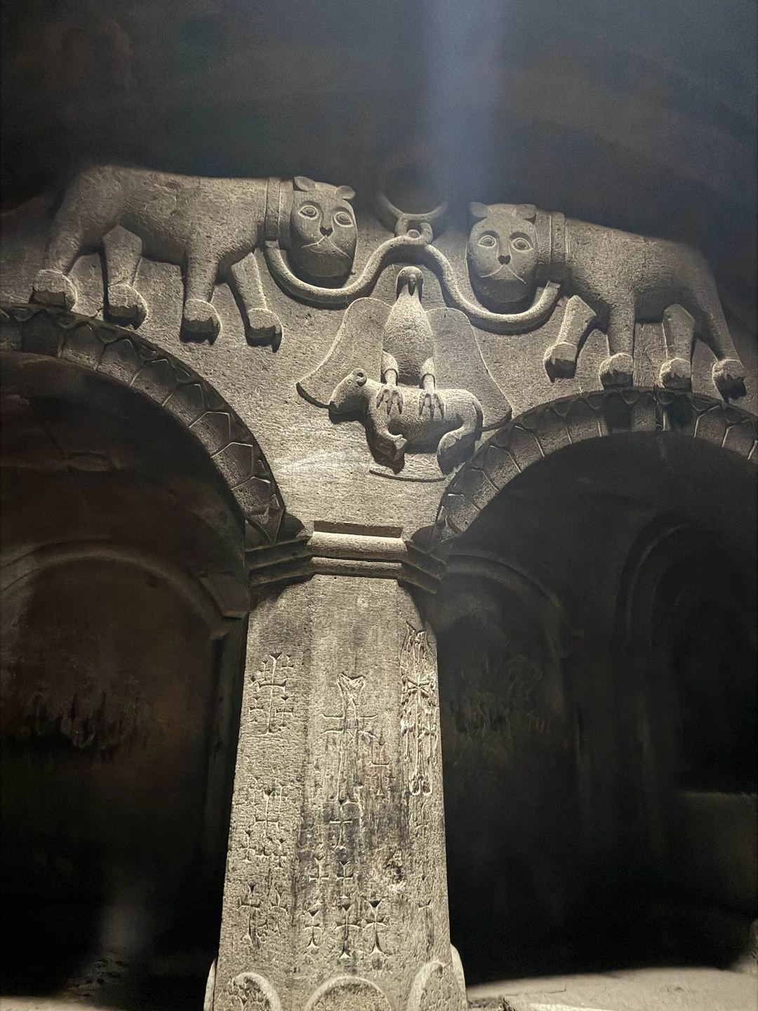 Однозначно стоит посетить: невероятно душевный гид, комфортный маршрут, интересные истории и вкусная еда! Супер!