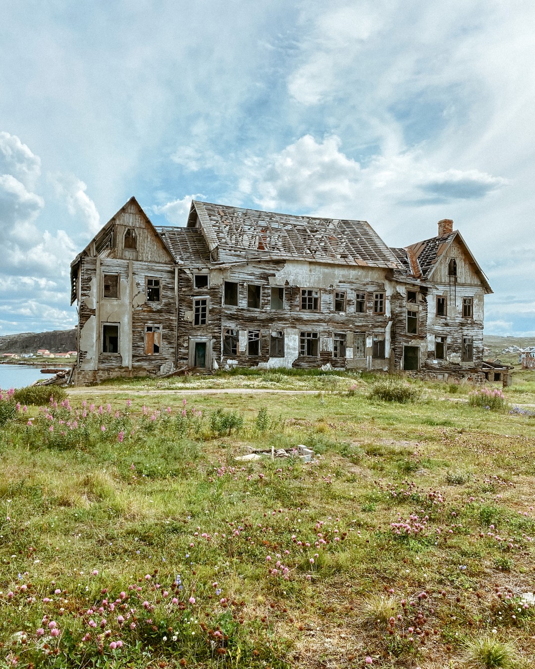 Все потрясающе! Гид Валерия - прекрасный и интересный человек, который по-настоящему любит Крайний Север, бросил бизнес