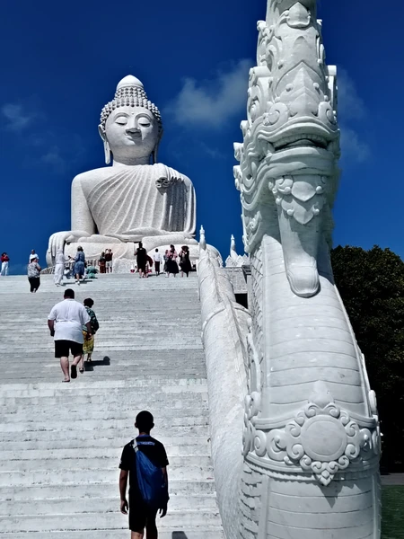 Хотим выразить огромную благодарность Леониду за замечательную экскурсию по Пхукету! Мы с удовольствием провели целый день