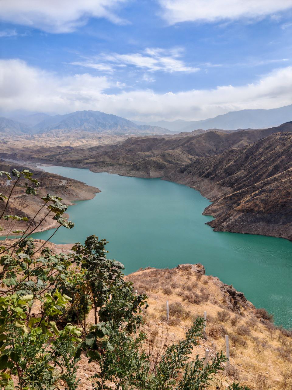 Два дня в туре нас сопровождал гид Шерзод