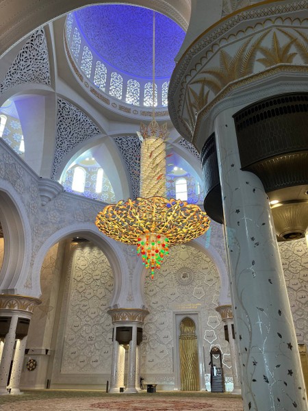 Главное об Абу-Даби (Валерия)