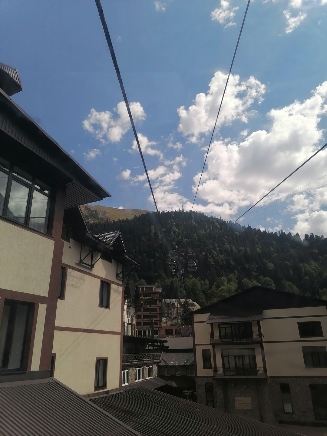 Прилетели в Минеральные Воды далее поехали в Пятигорск. Маршрут планировал заранее. Домбай очень красивое, живописное место.