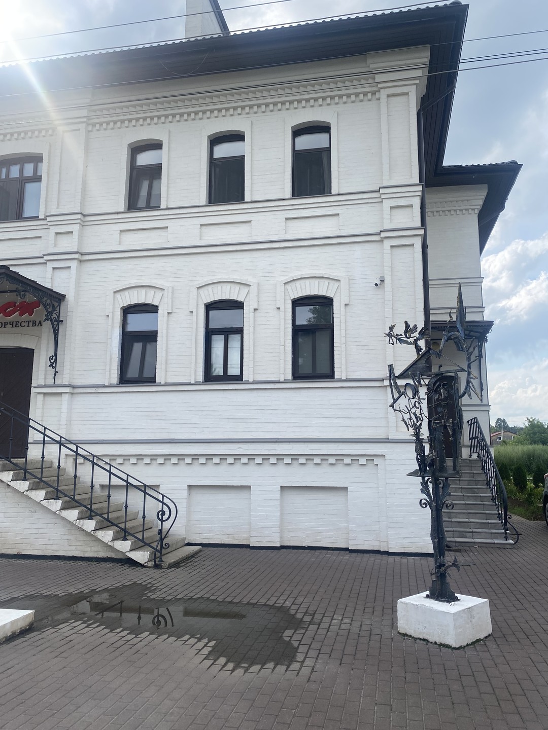 Вчера были на экскурсии по Тарусе — это было потрясающе! Гид увлекательно рассказывал об истории города