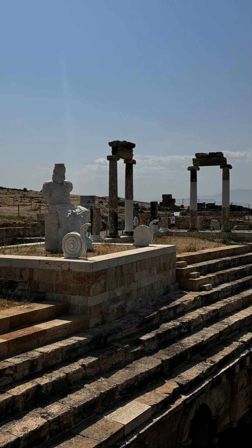 Нам очень понравилось, Угур отличный гид и рассказчик, места просто потрясающие, а какие виды шикарные увидели