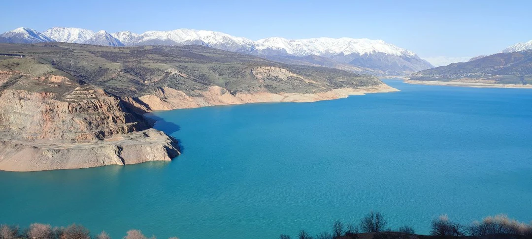 Большое спасибо Сарвару за прекрасную поездку в горы! С утра мы отправились на курорт Амирсой, где