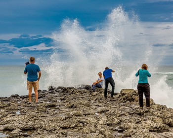 Белые и Чёрные скалы, вулкан Баранского