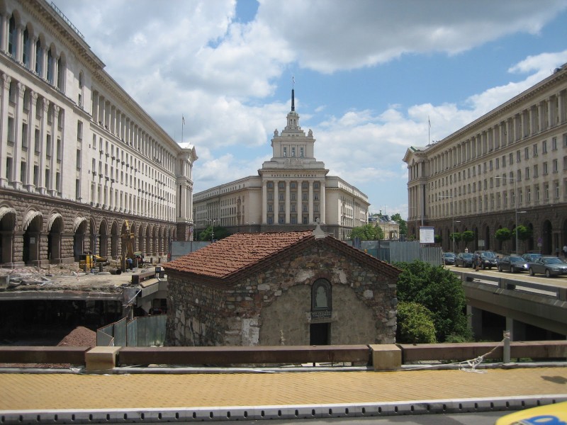 Монастыри, церкви, храмы