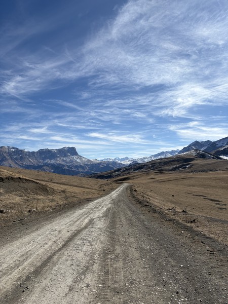 Хочу поблагодарить Николая за невероятно красивую и интересную поездку. Николай предложил нам такой маршрут:
