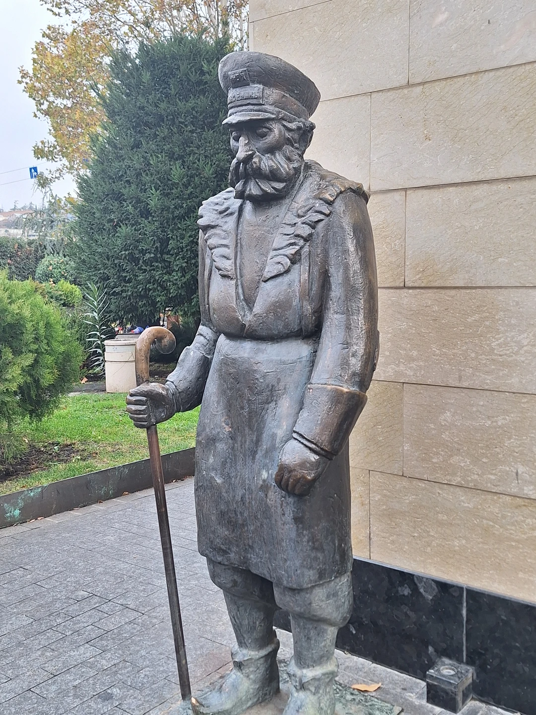 Спасибо большое Артуру! Очень приятный,знающий экскурсовод! Душевная прогулка, интересно было столько нового узнать об этом прекрасном