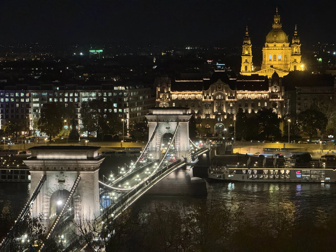 Анатолий, очень хороший гид!