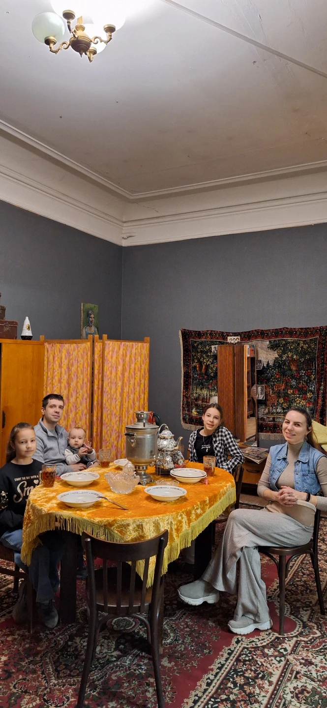 Мы семьёй, 2 взрослых и 3 детей, побывали на замечательной экскурсии от Феодора, коренного петербуржца и
