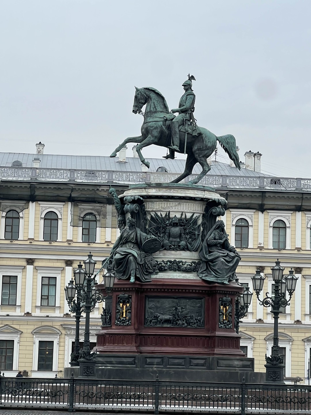 Пешком по Петербургу: полное погружение (Слим)