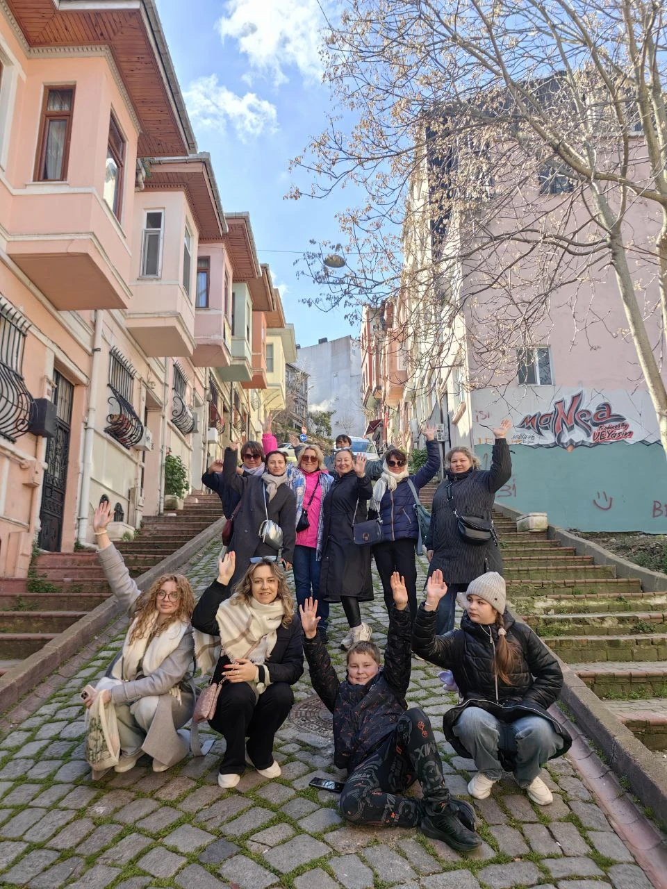 Замечательная экскурсия. Насыщенный маршрут. Прокатились на трамвае, дважды на пароме. Побывали на смотровой, видели многовековые деревья