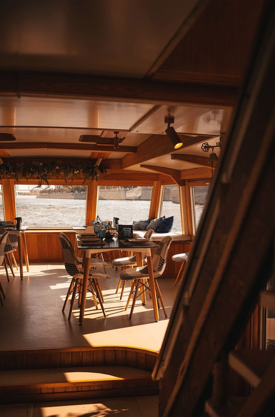 По Москве-реке — на теплоходе-ресторане (5/14)