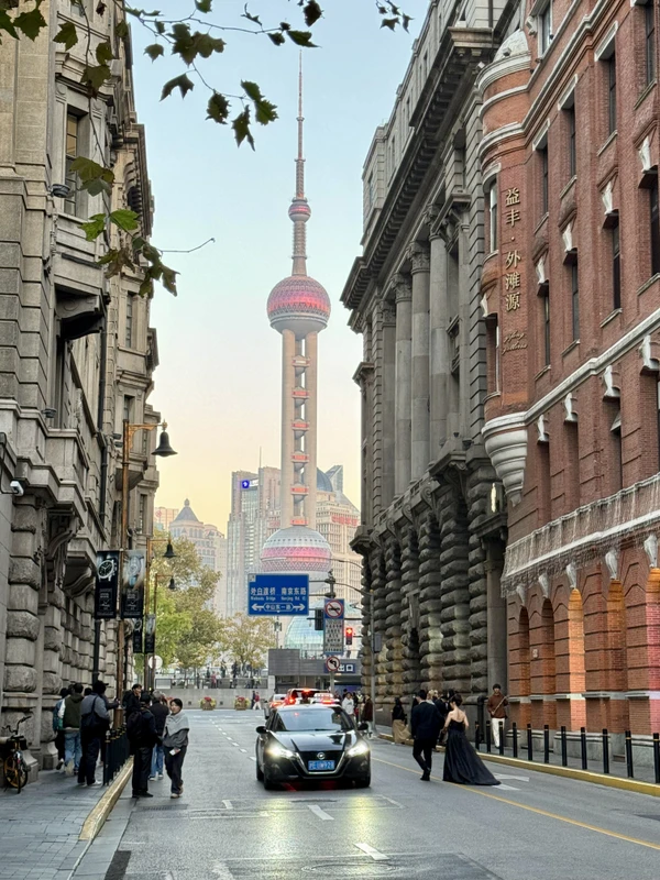 Набережные и скрытые переулки Шанхая