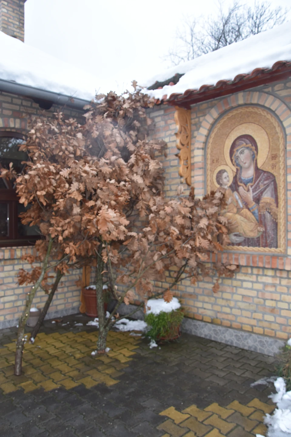 Конечно, путешествовать лучше весной. Но в этом году нам повезло увидеть нетипичную зимнюю Сербию, заваленную снегом