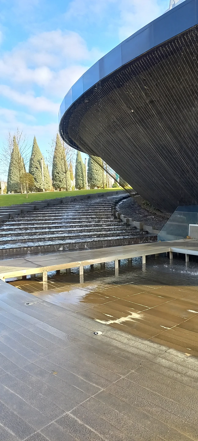 Огромное спасибо Валерии за прекрасно проведенную экскурсию по парку! Время, проведенное с ней, прошло незаметно. Мы