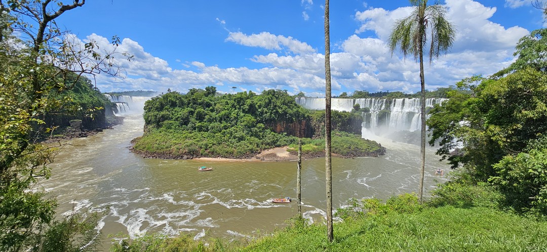 Большое спасибо Ивану за отлично организованную поездку!!! Помощь в покупке билетов (а это очень важно, если
