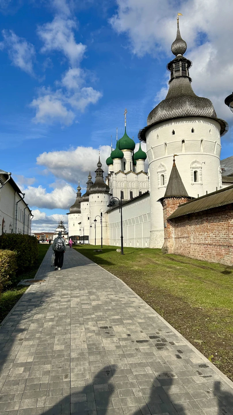 Мы познакомились с Ростовом Великим на экскурсии с гидом Станиславом!) Однозначно мы сделали правильный выбор!