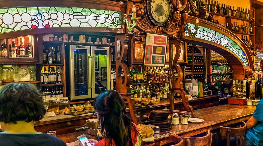 Это была одна из лучших экскурсий в моей жизни! Отличные БАРЫ, замечательная атмосфера и удивительные напитки!!!