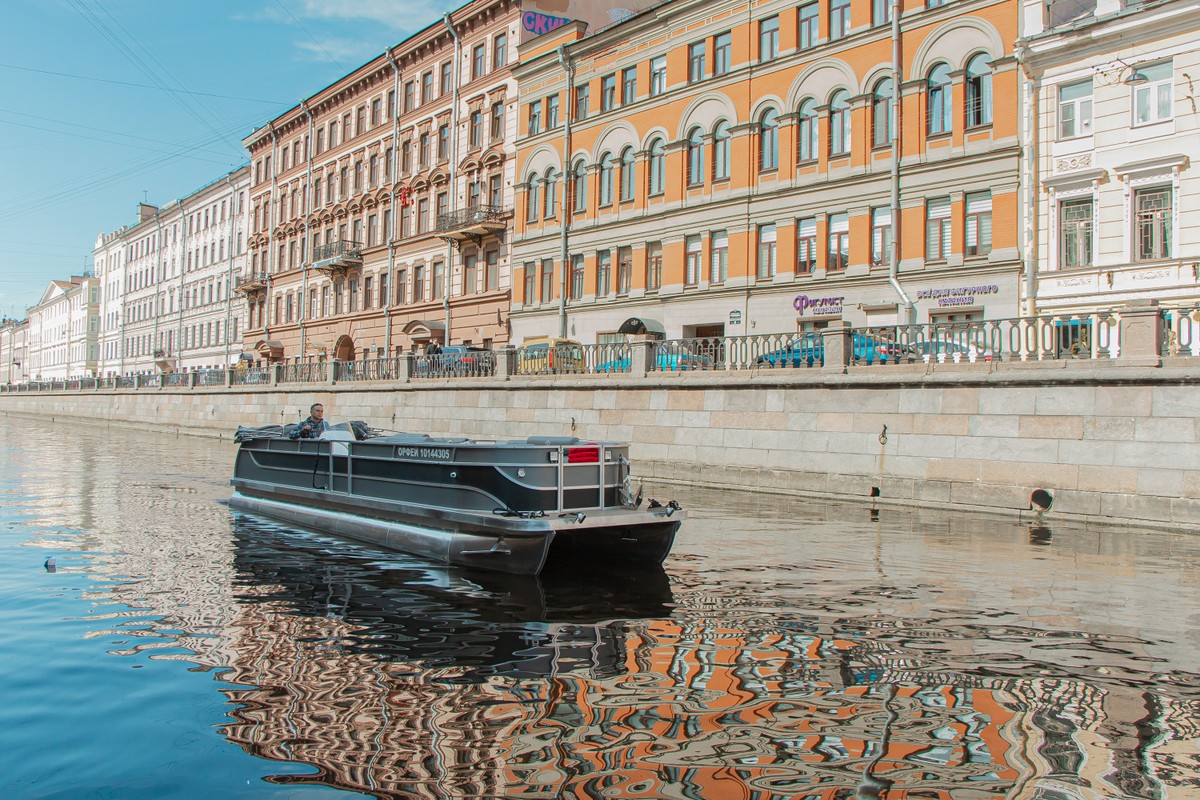 На катере к разведённым мостам Петербурга — через порт (6/6)