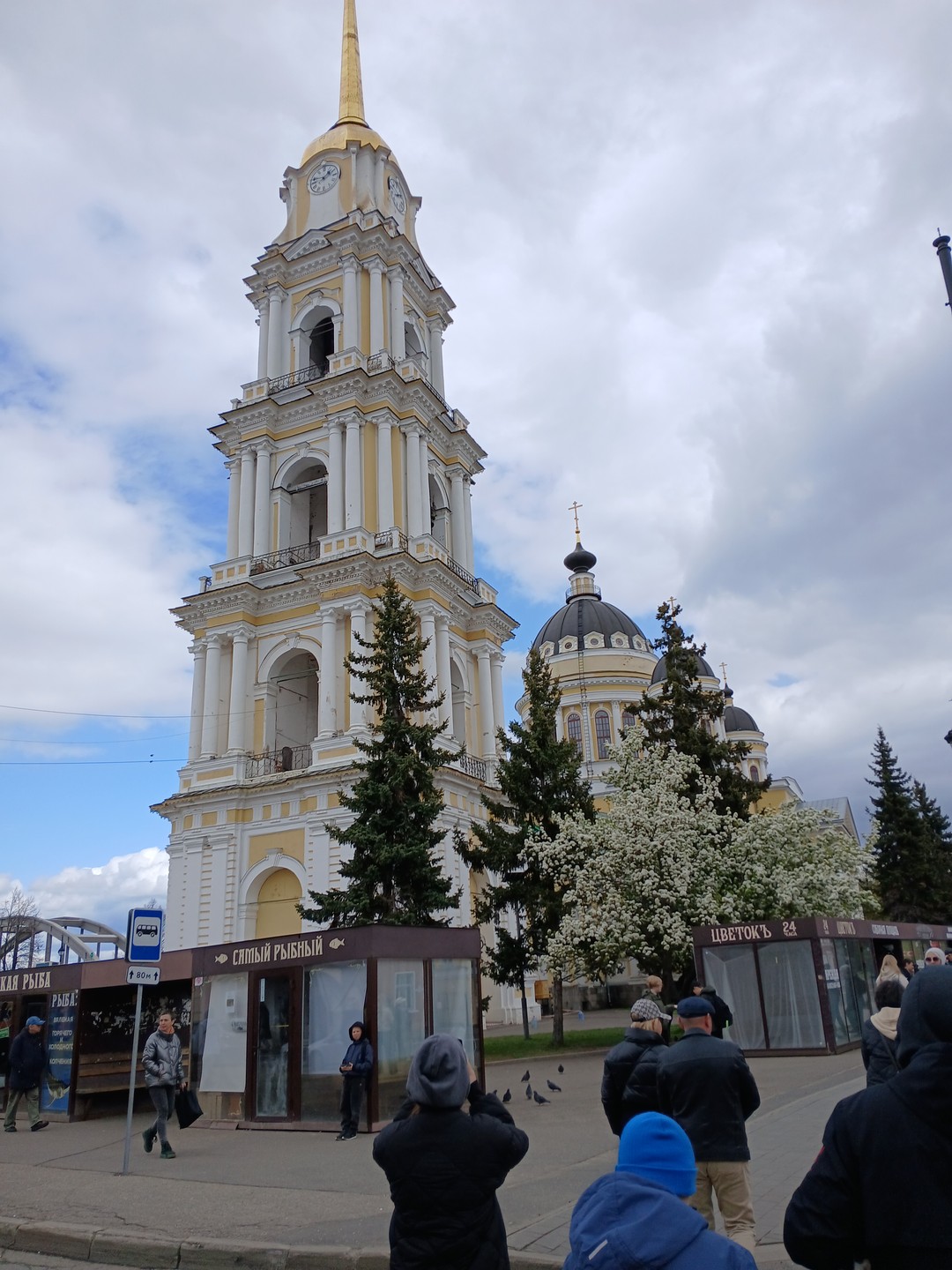 Спасибо большое за интересную прогулку! Очень интересный рассказ о городе и достопримечательности, с юмором и интересным