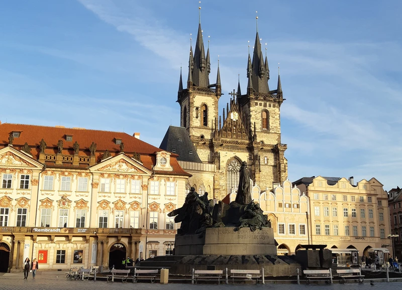 История и тайны трёх Праг